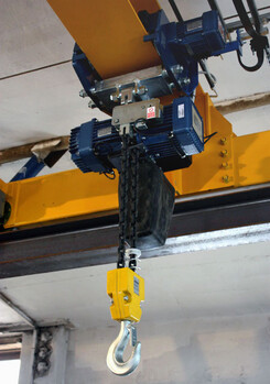 Elektrick&yacute; řetězov&yacute; kladkostroj